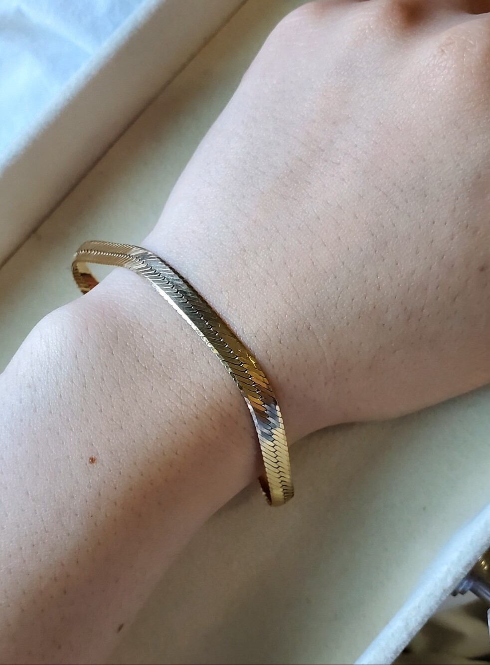 Solid 10K Gold Herringbone Bracelet